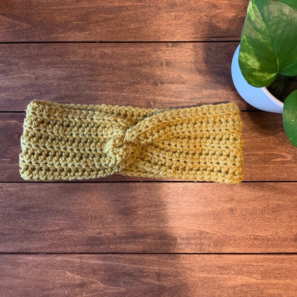 Handmade headband with twist - Ear Warmers
